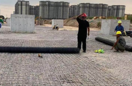 赣榆土工格栅铺设前地基要怎么处理？